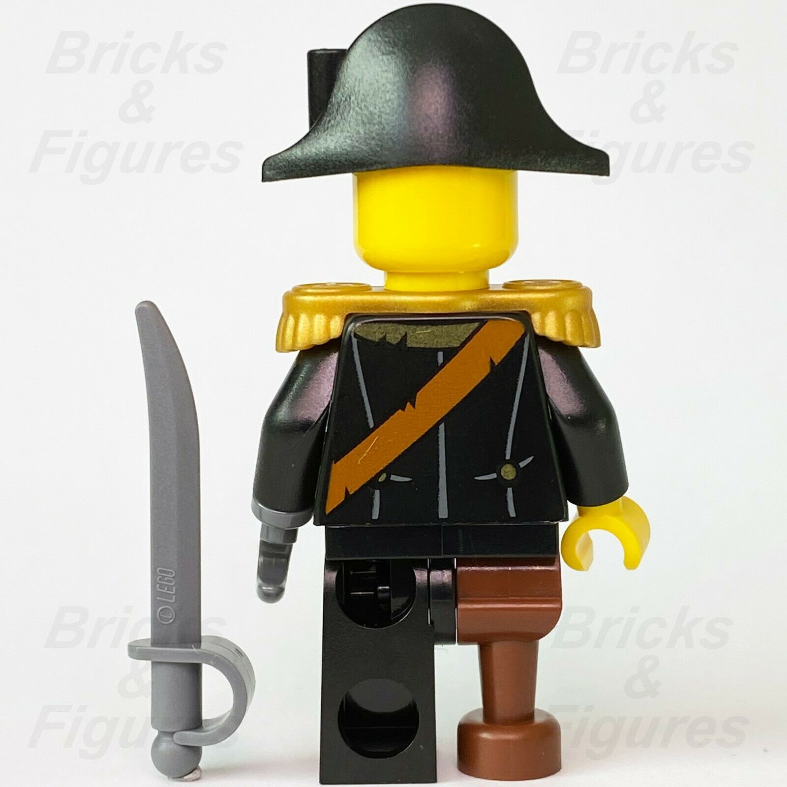 New Ideas LEGO Captain Redbeard Pirates Minifigure with Sword from set 21322 - Bricks & Figures