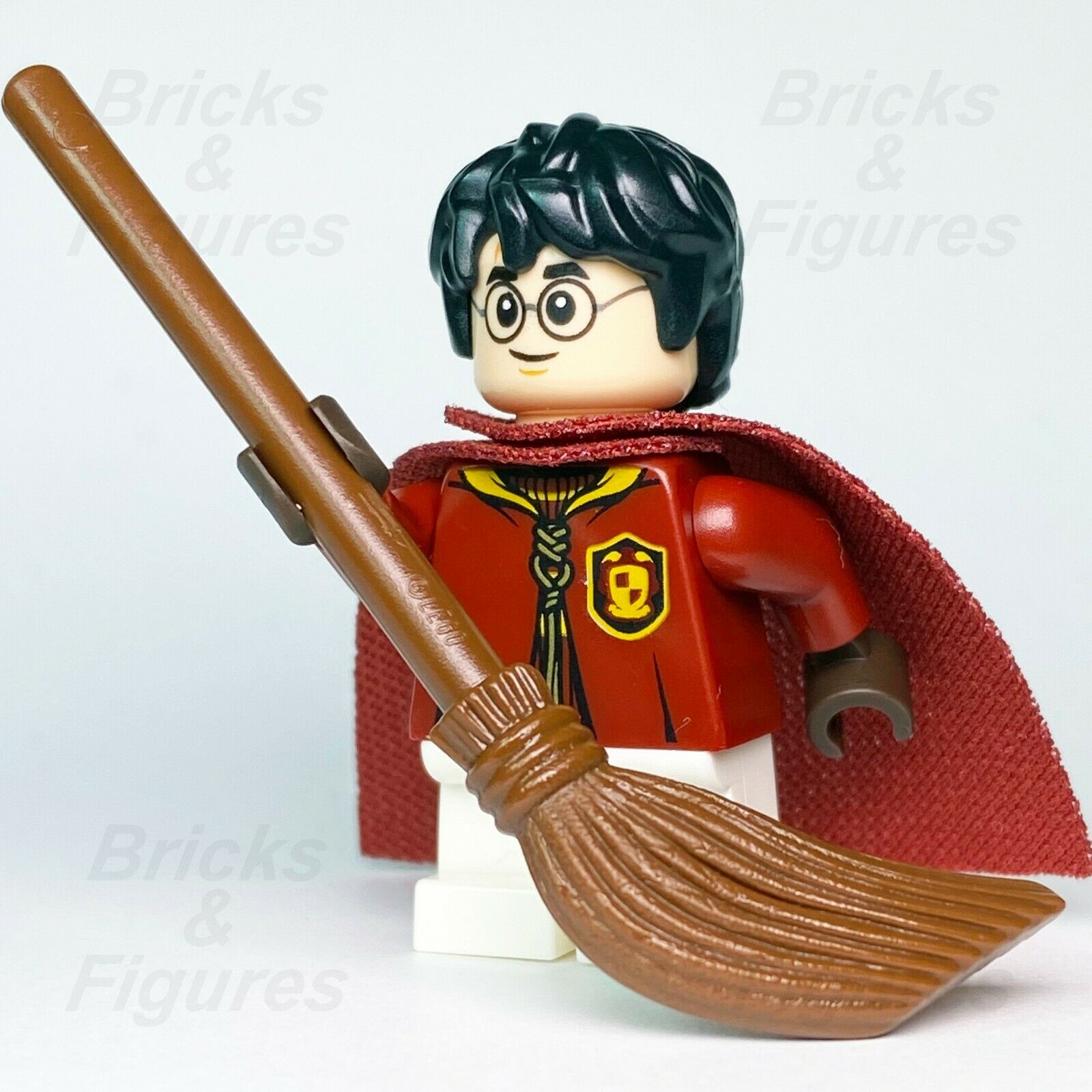 New LEGO® Harry Potter Quidditch Uniform Wizard Minifigure + Flying Broom 75956 - Bricks & Figures